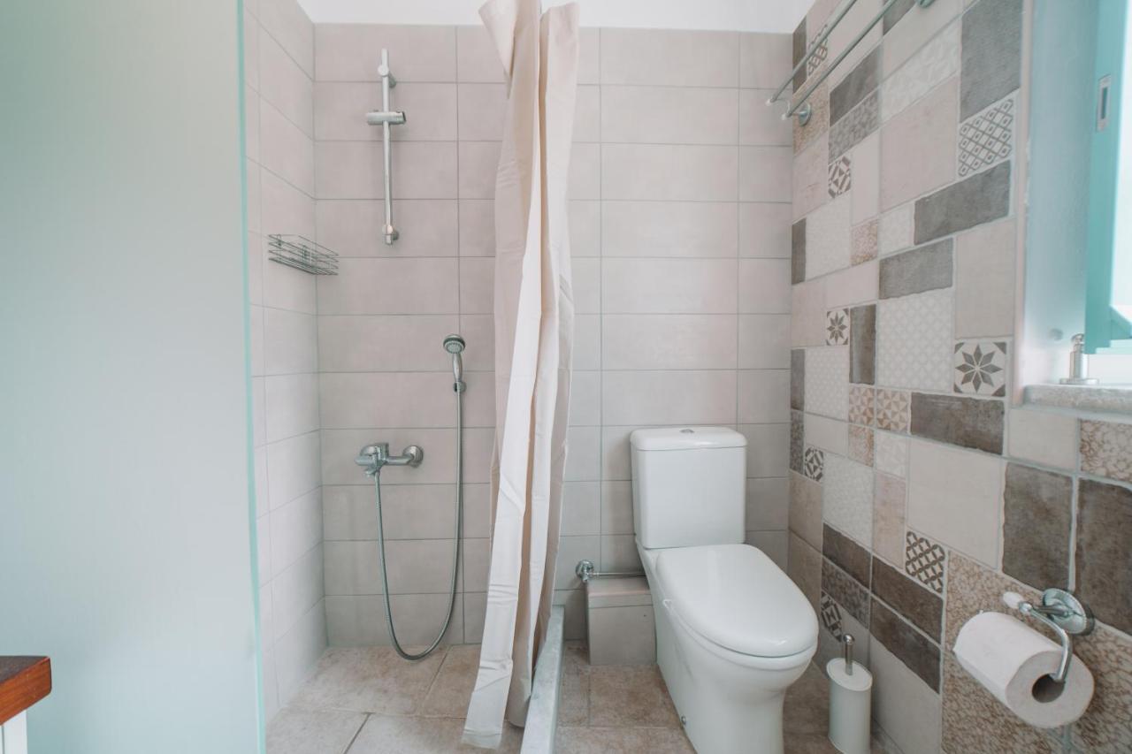 George Seafront Suites Néon Oítilon 外观 照片