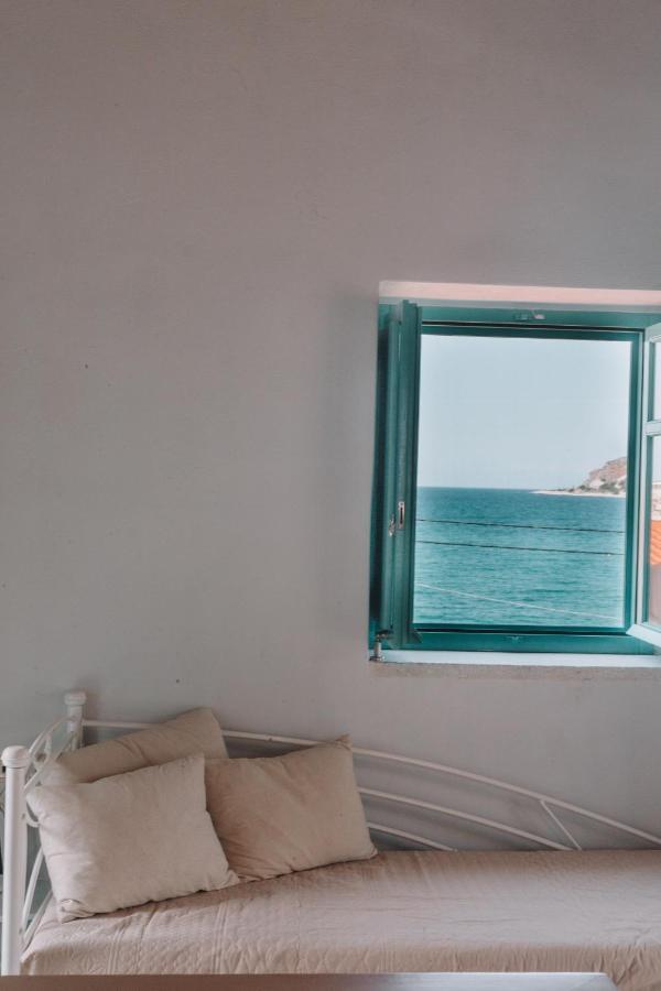 George Seafront Suites Néon Oítilon 外观 照片